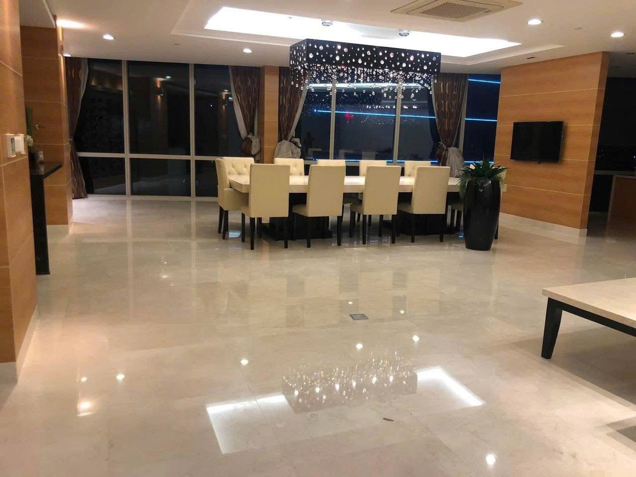 sau khi phục hồi và đánh bóng 