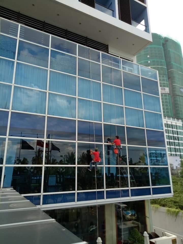 vệ sinh cao ốc sau xây dựng